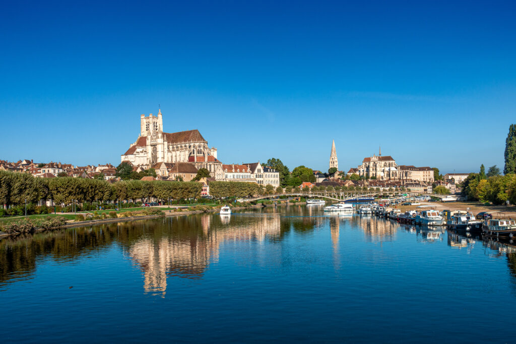 Beim Rausfahren präsentiert sich Auxerre wieder in voller Pracht