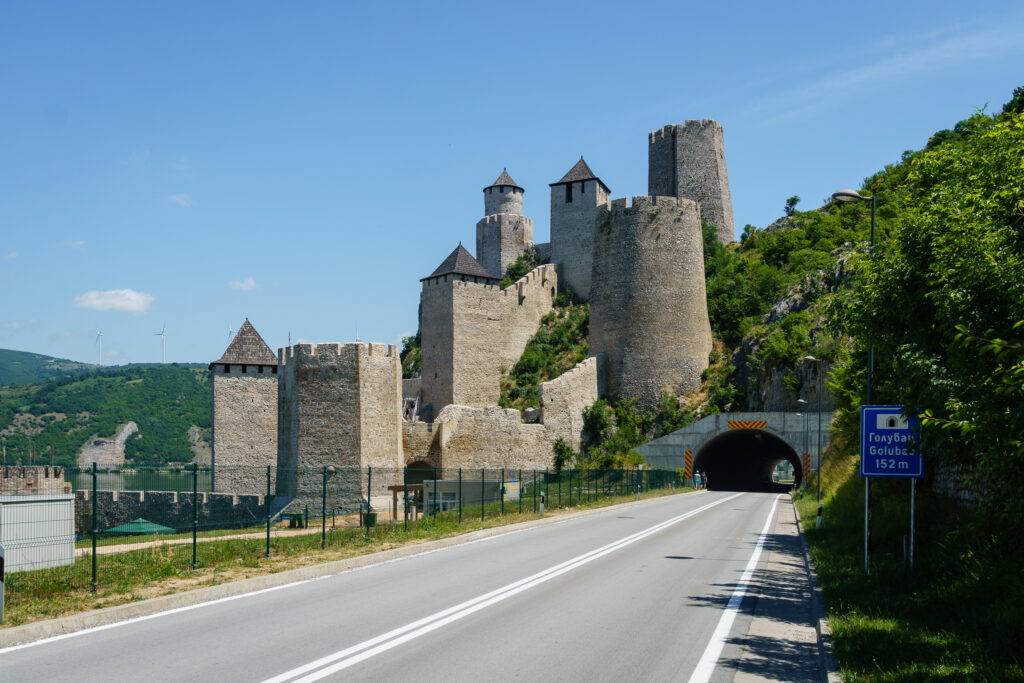 Die Festung Golubac wacht über den Eingang zum eisernen Tor