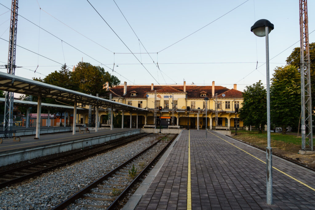 Bahnhof am Ende Bulgariens (mit wenigen Zügen)