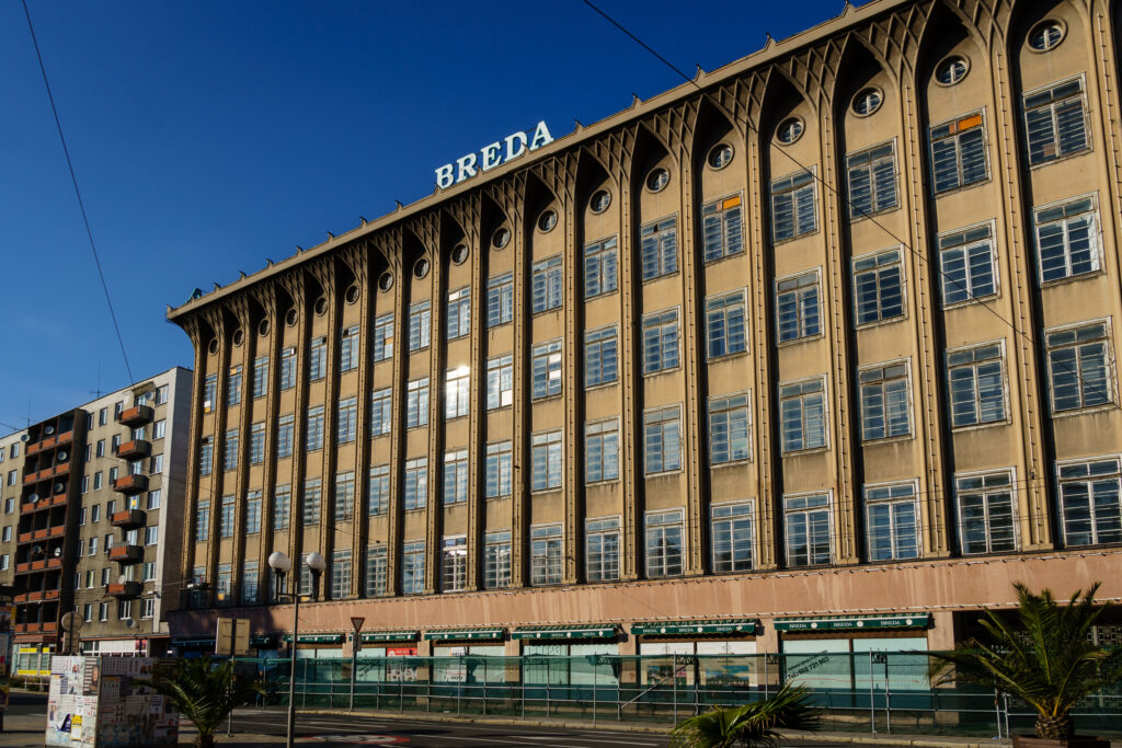 Das ehemalige Warenhaus Breda - dahinter gibt es ein modernes Einkaufszentrum gleichen Namens