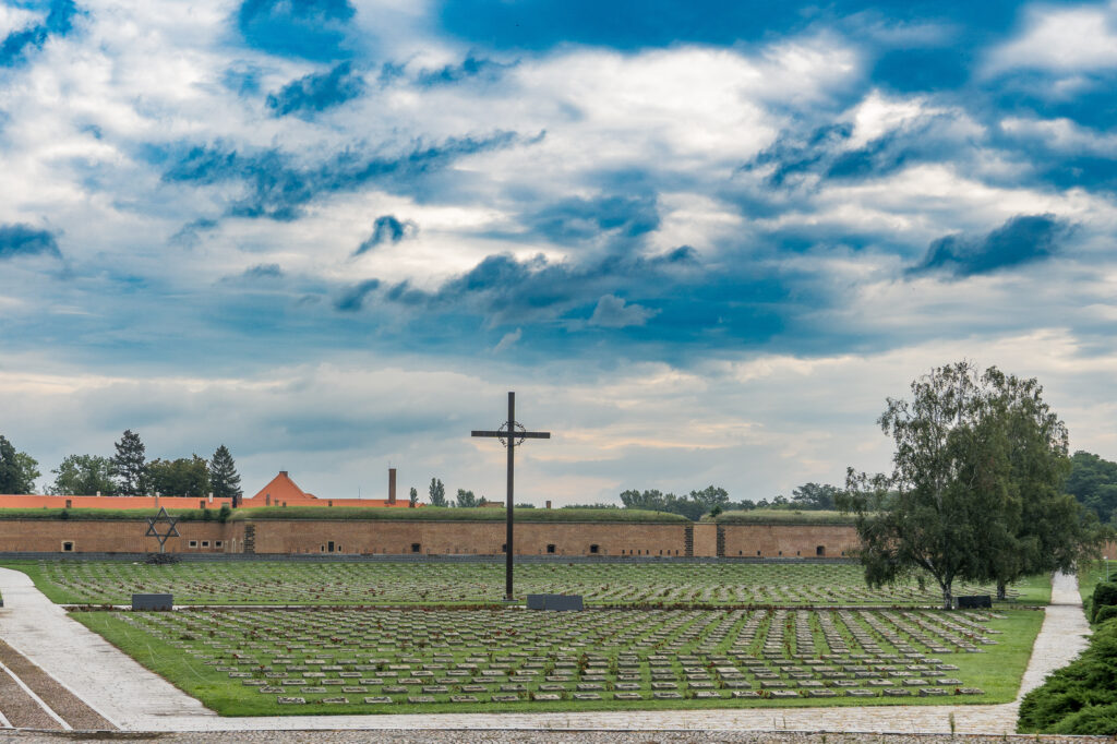 Friedhof und Gedenkstätte der kleinen Festung von Terezín