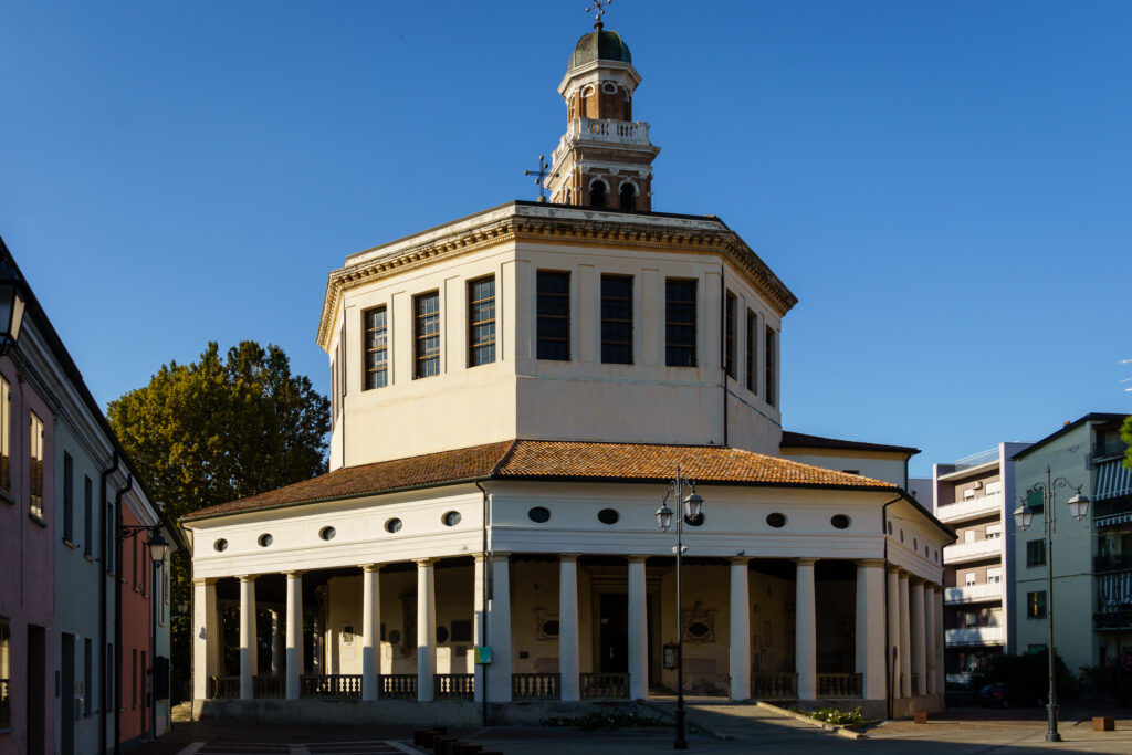 Rovigo hat eine achteckige Kirche