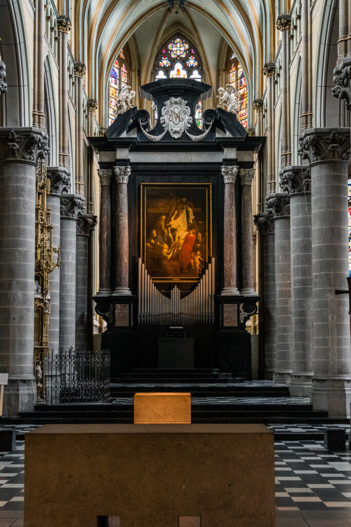 Orgel am Altar