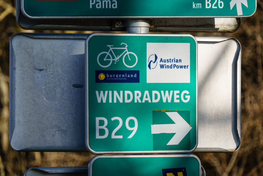 Wind-Radweg oder Windrad-Weg. Heute stimmt beides