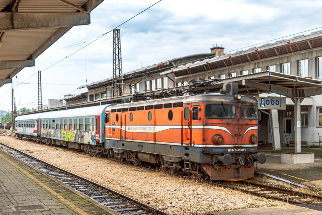 Ein einzelner trauriger Zug nach Banja Luka