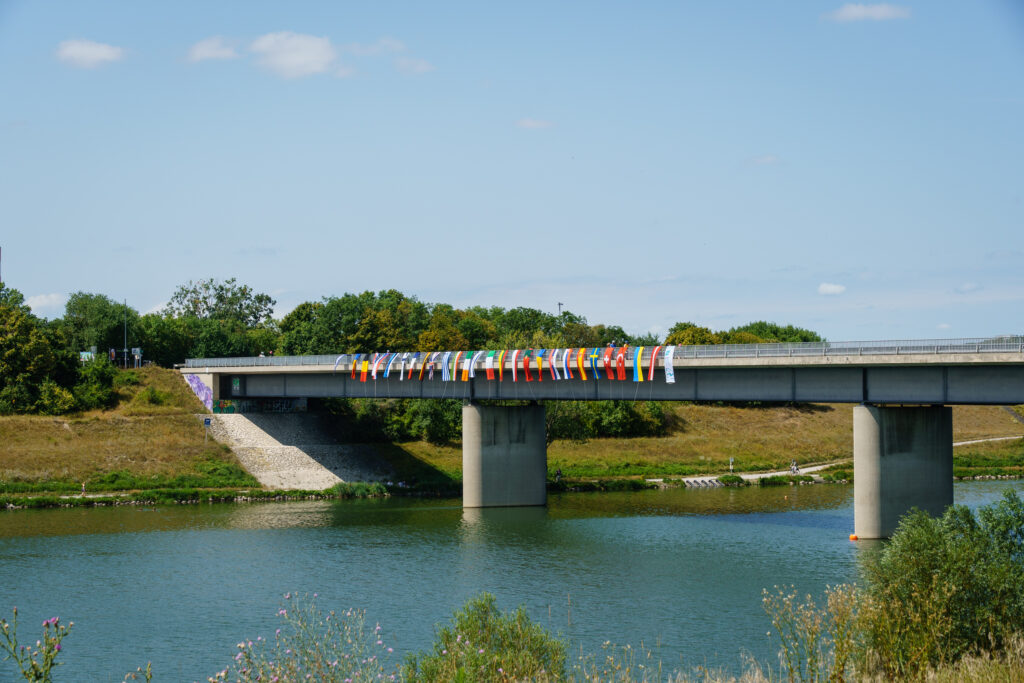 Die Steinspornbrücke gibt sich heute international