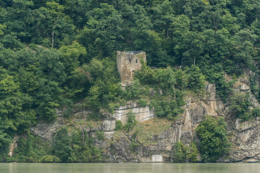 Der Turm sieht erschrocken aus