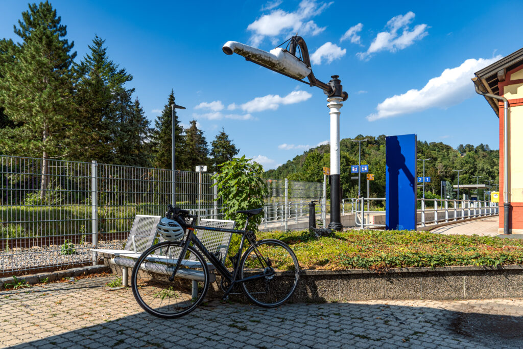 Das Rad wartet auf eine kalte Dusche