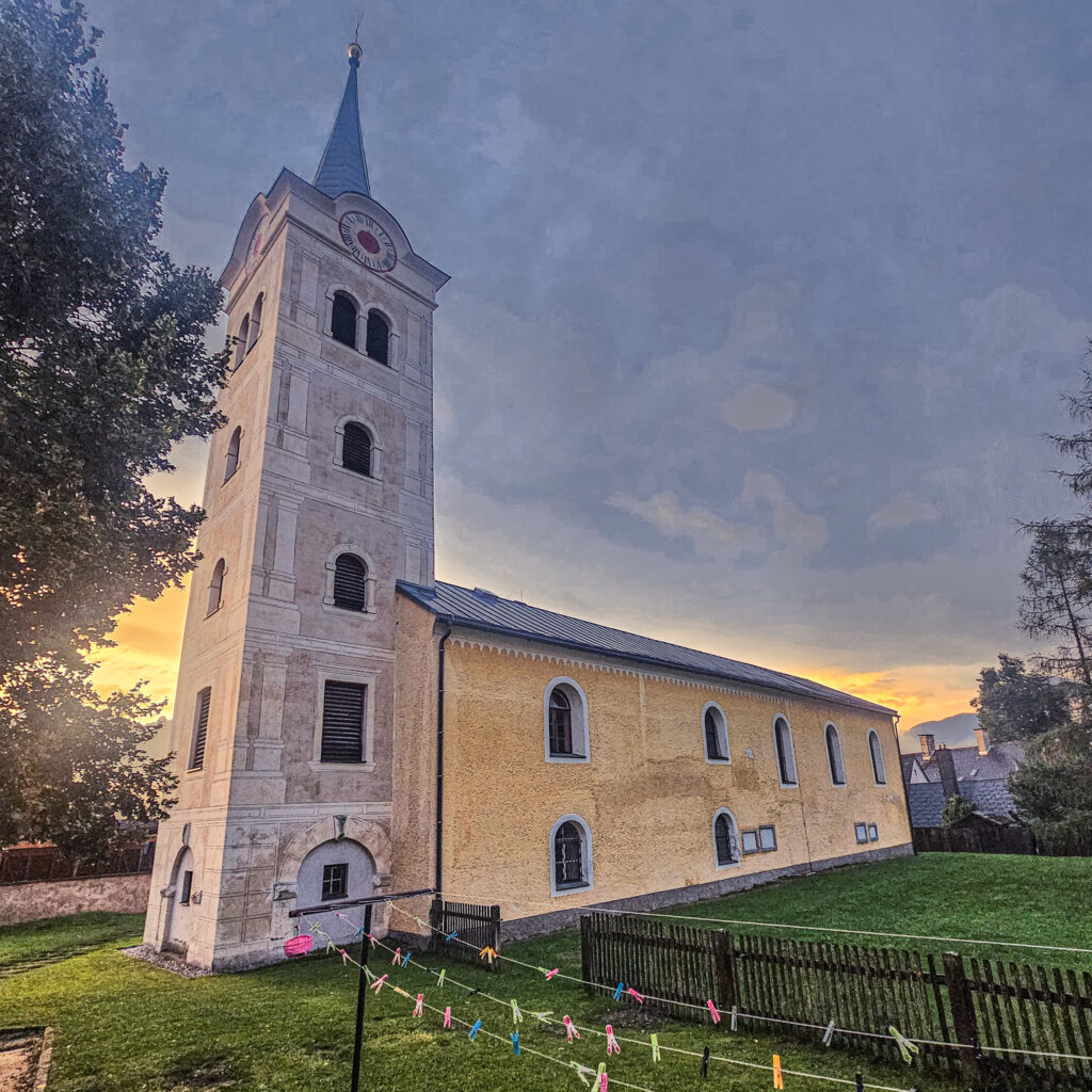 Eine kleine Romanische Kirche gibts auch