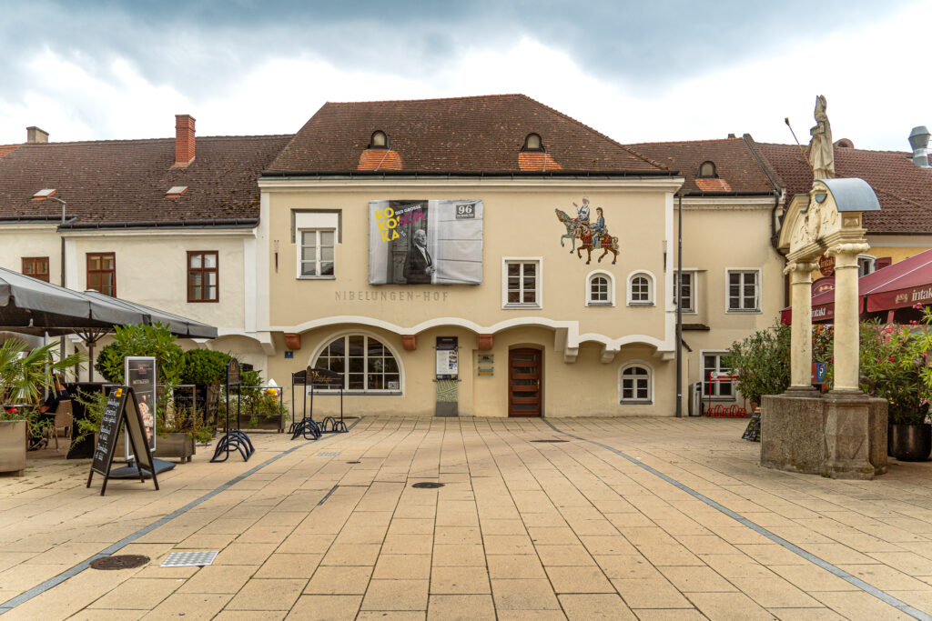 Vor dem Regen noch ein Eis bei den Nibelungen