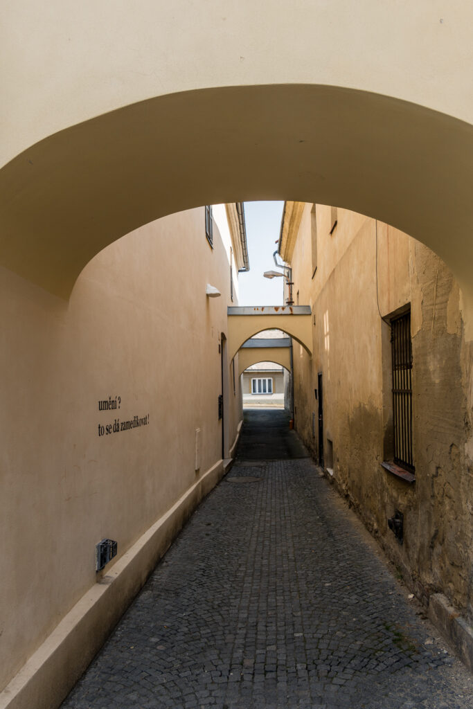 Eine hohle Gasse