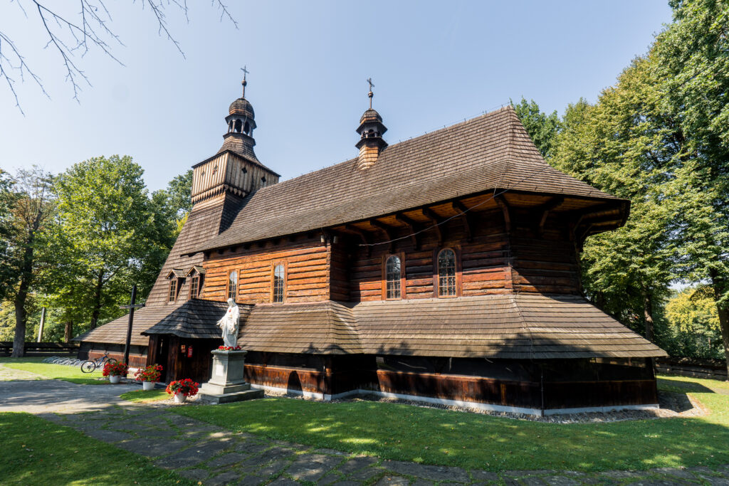 Und dann: eine Holzkirche aus dem 17. Jahrhundert