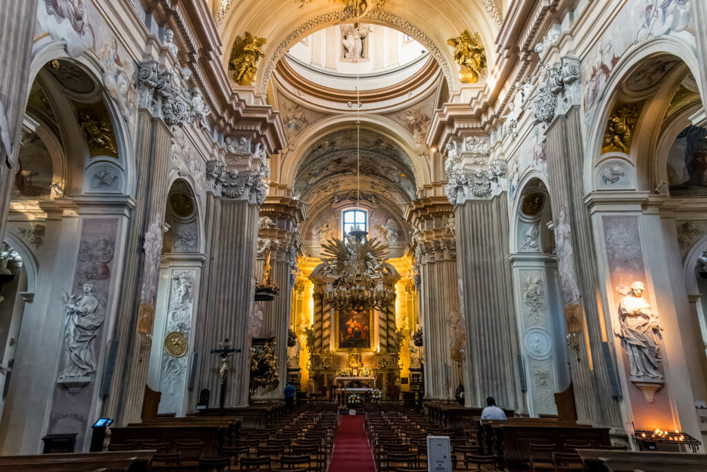 Die Universitätskirche ist etwas voll