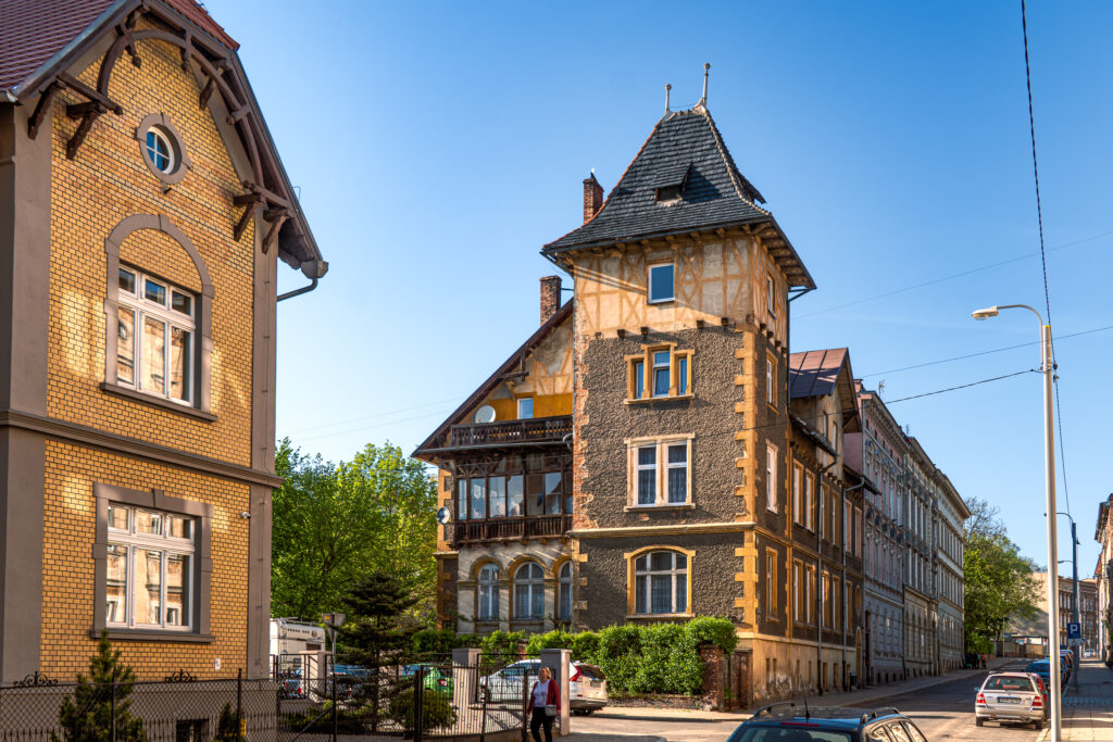 Putnik hat viele alte Häuser