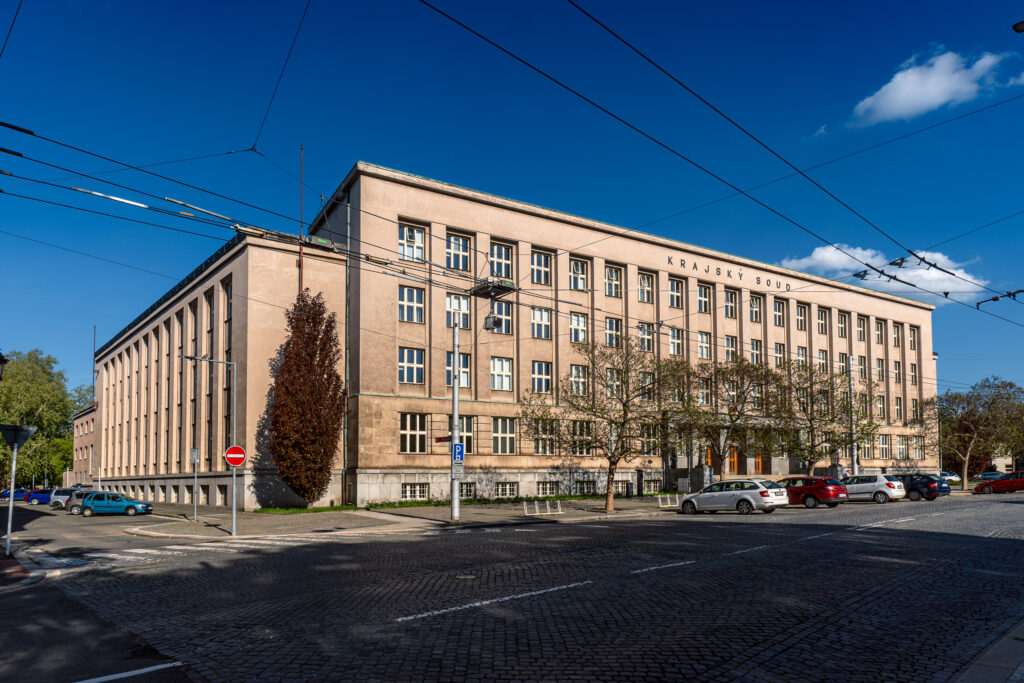 Unten viel Architektur aus den 20er und 30er Jahren