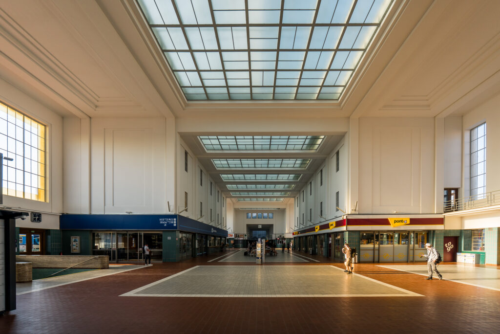 Die Halle unverhüttelt