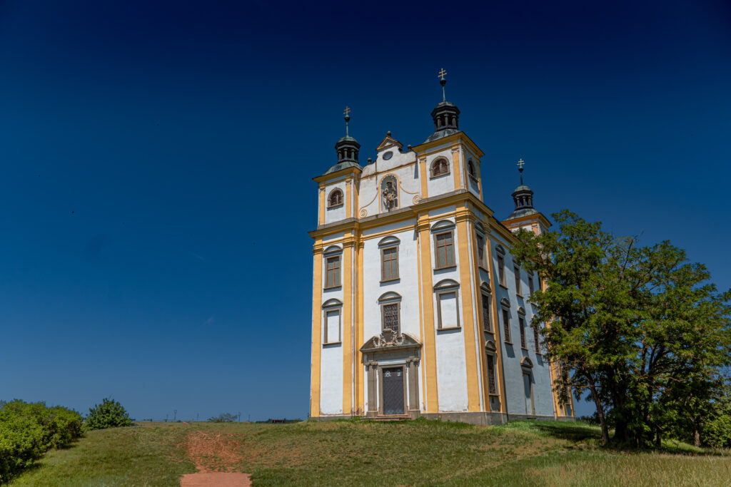 Nachdem es hier oft gebrannt hat, hat man eine imposante Floriani-Kirche hingestellt