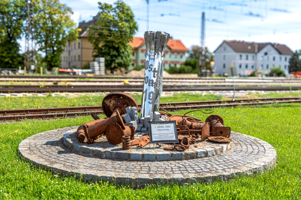 Reste eines explodierten Munitionszugs