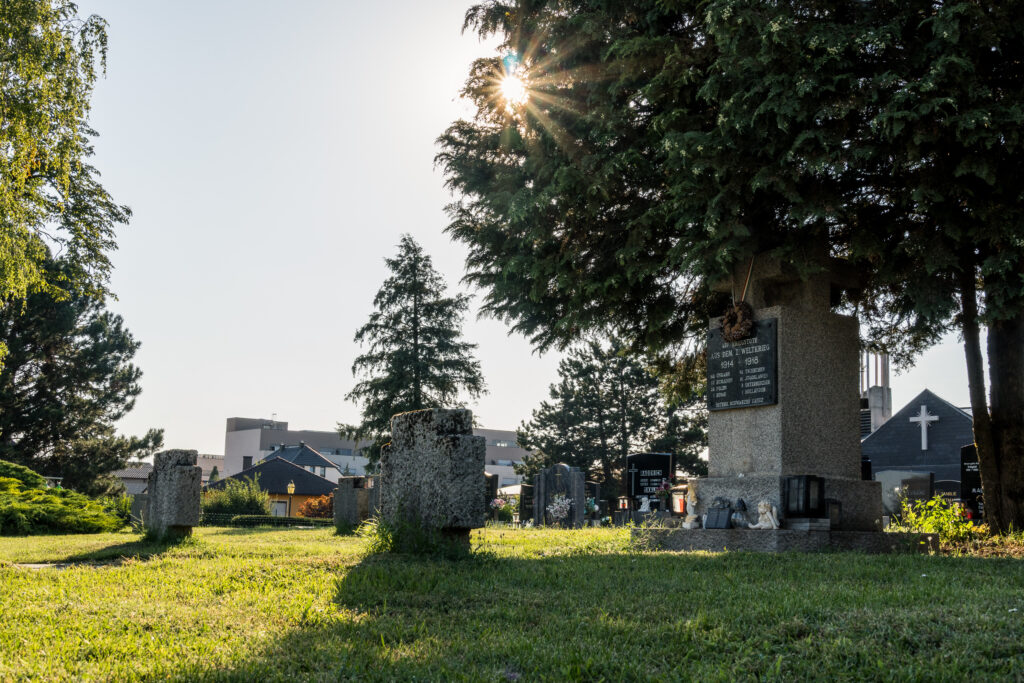 Wie bitte kommt ein Holländer in dieses Soldatengrab?