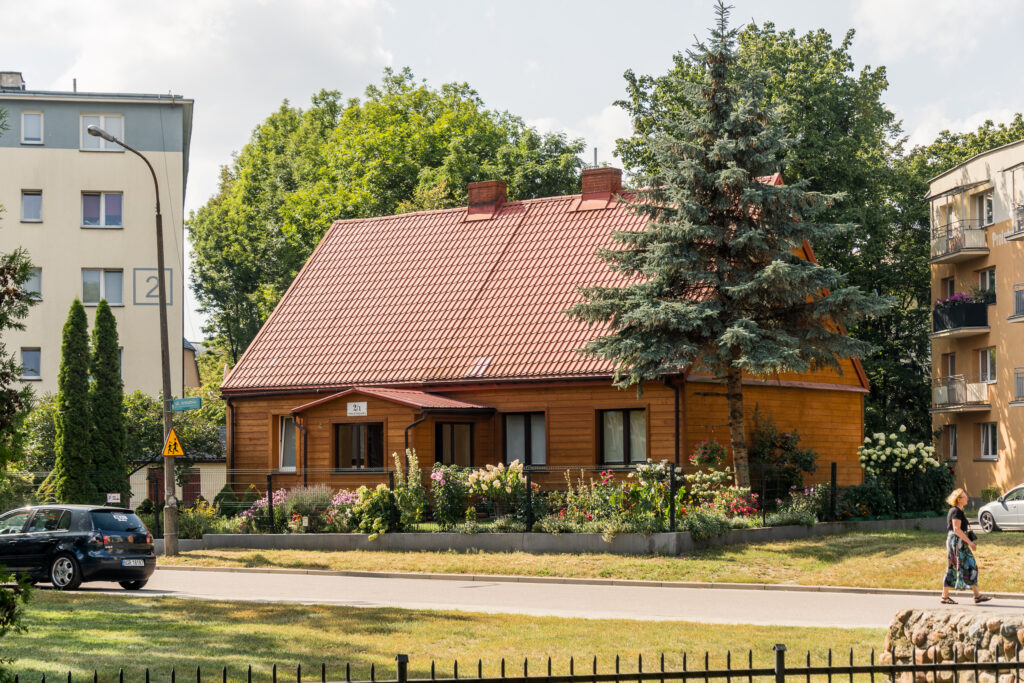 Unerwartet zwischen Sozialistischer Wohnbau-Architektur
