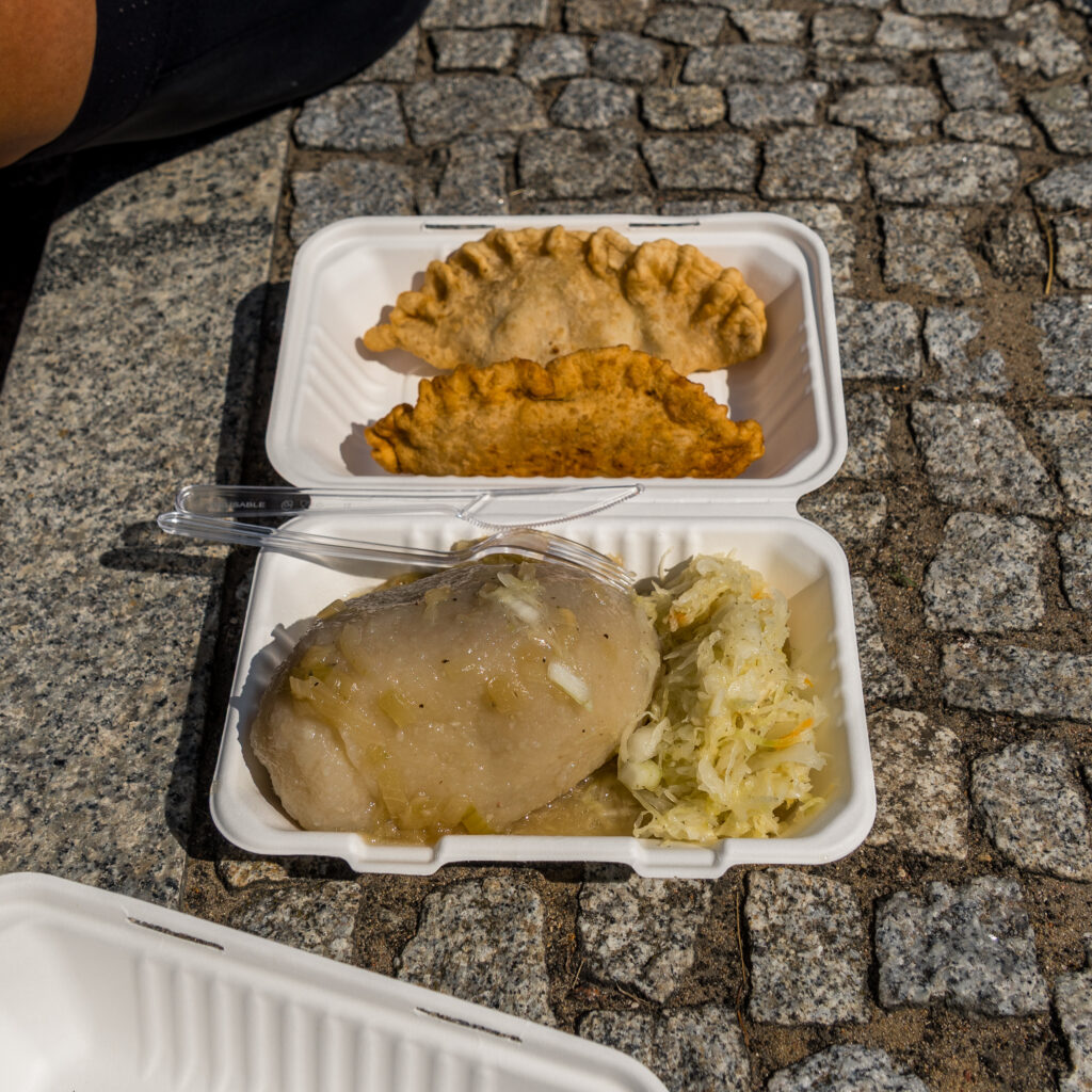 Leichtes Mittagessen: Fleischknödel und Spinat-Käse-Tascherl