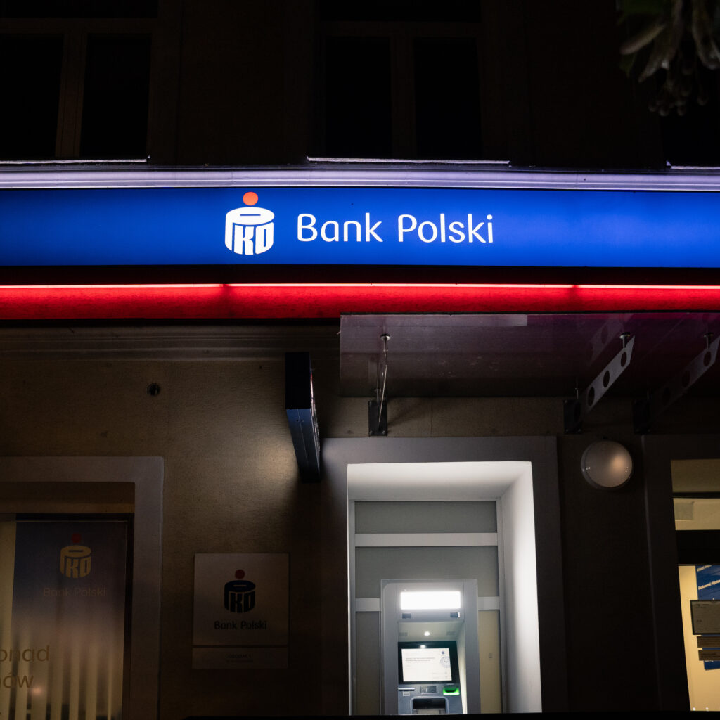 Finde nur ich die Farbgestaltung etwas ... russisch?