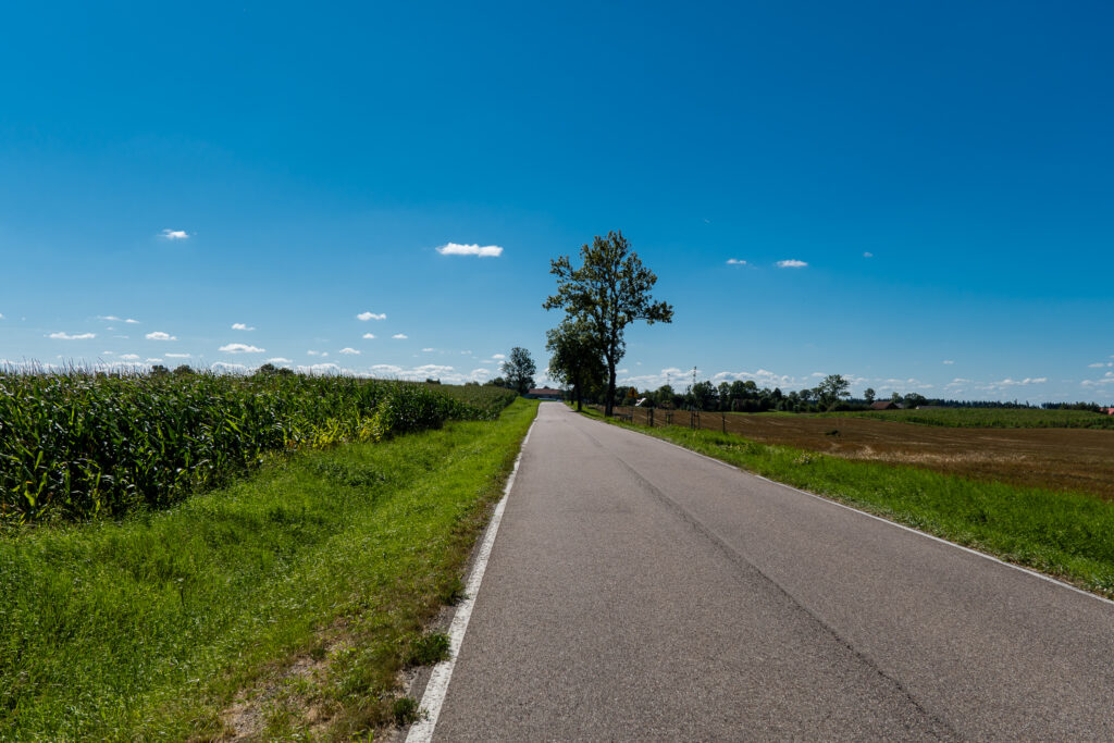 Und wieder einsame Landstraßen