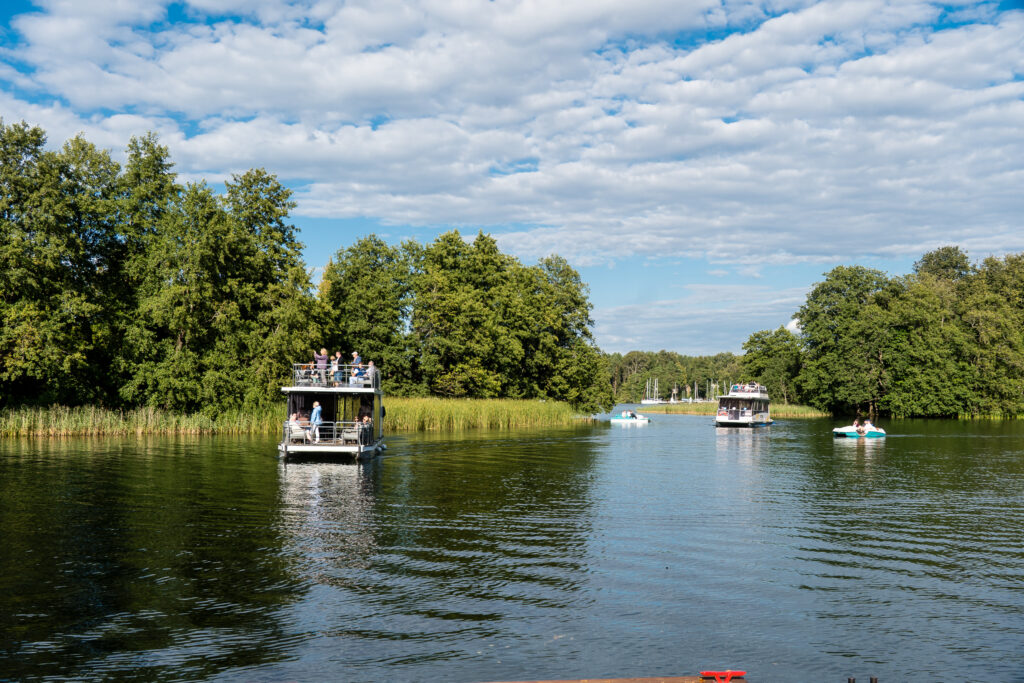 Ausflugsboote soweit das Auge reicht