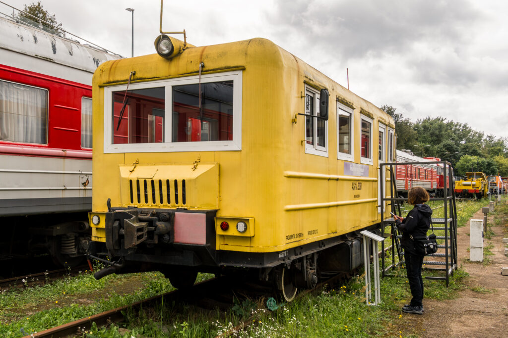 Russisches Postkastel mit formschöner Doppelverglasung