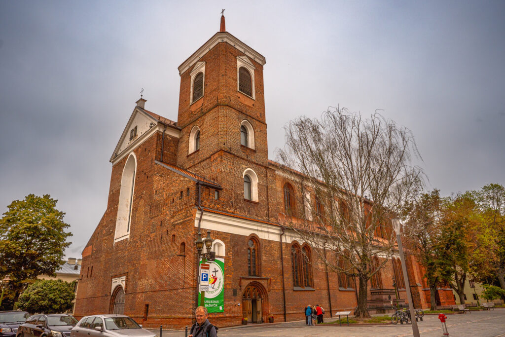 Von außen ist sie unscheinbar