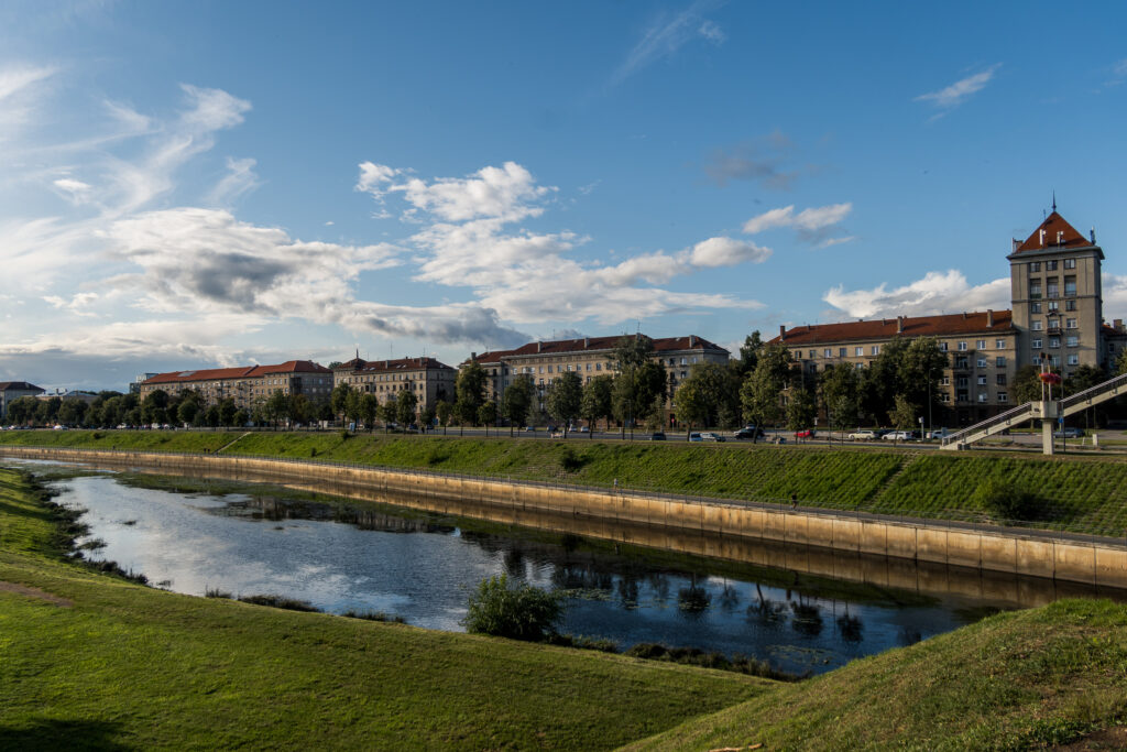 Gemeindebaustil am Ufer