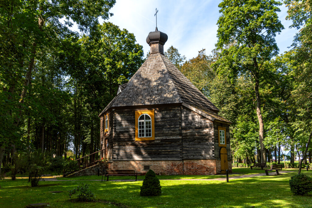 Das Gut hat(te) auch eine Holzkirche