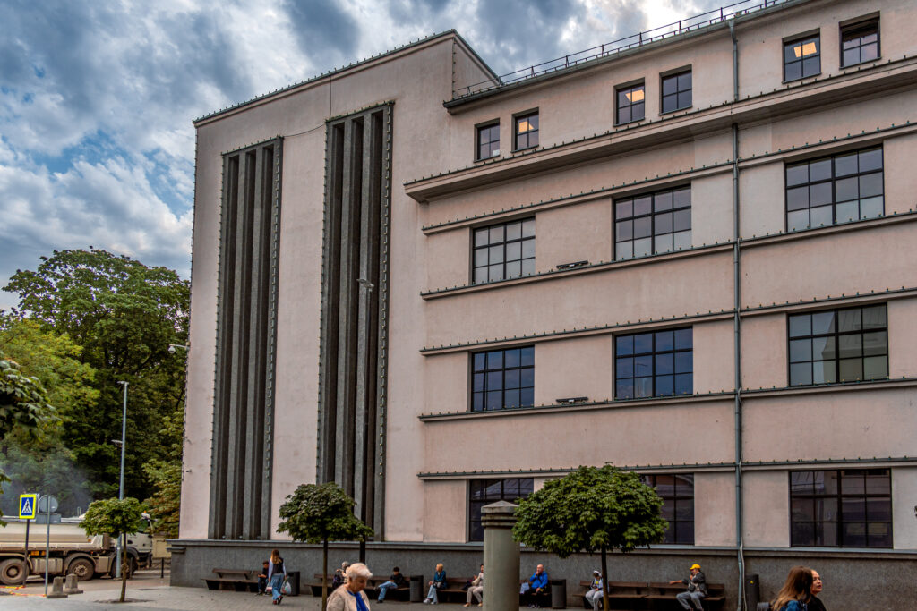 Sieht auch nach Gemeindebau aus