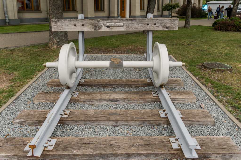 Die ersten Schienen der Rail Baltica - ein bisserl was fehlt noch