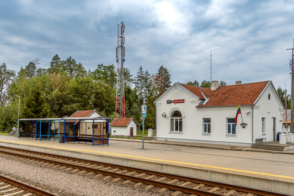 Mockava - ganz großer Bahnhof. 1x am Tag ein Zug