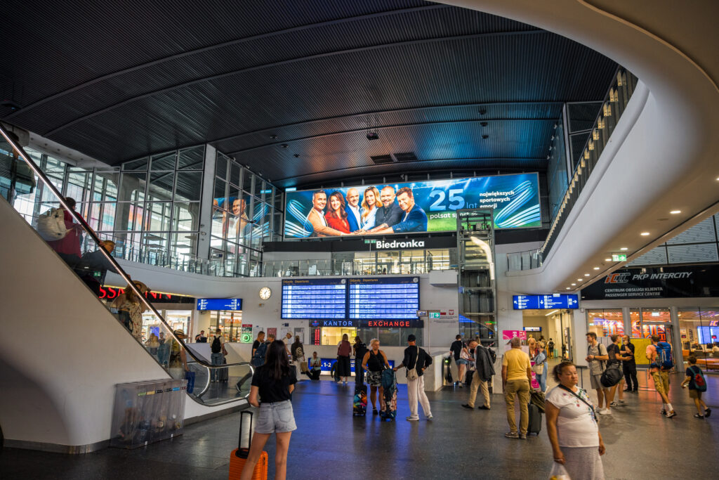 Einkaufszentrum mit Bahnanschluss