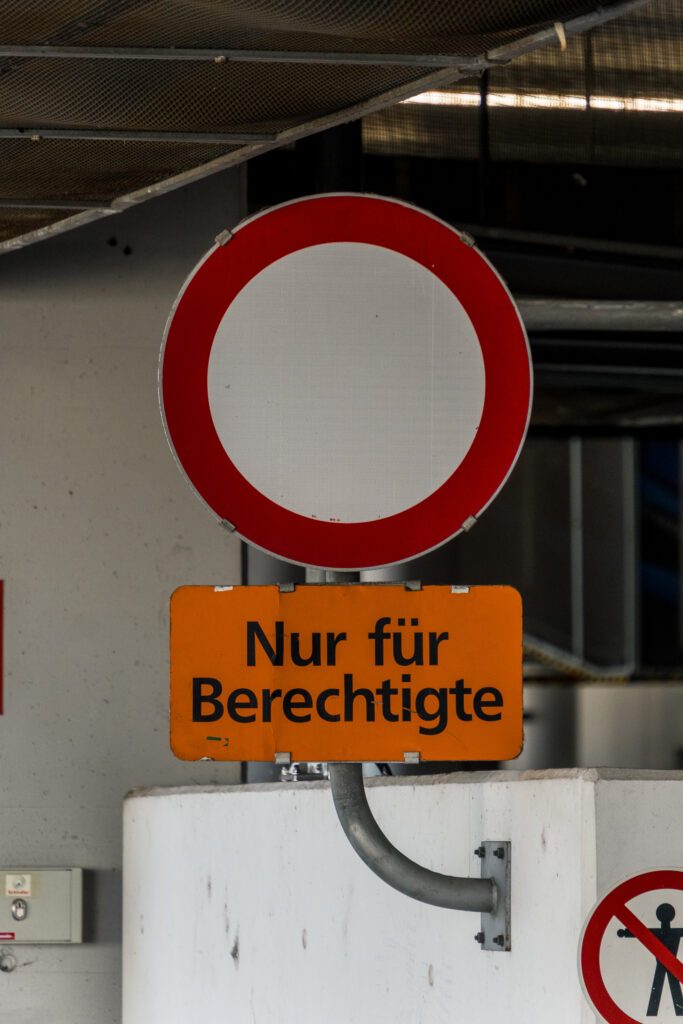 Berechtigte dürfen hier nicht fahren