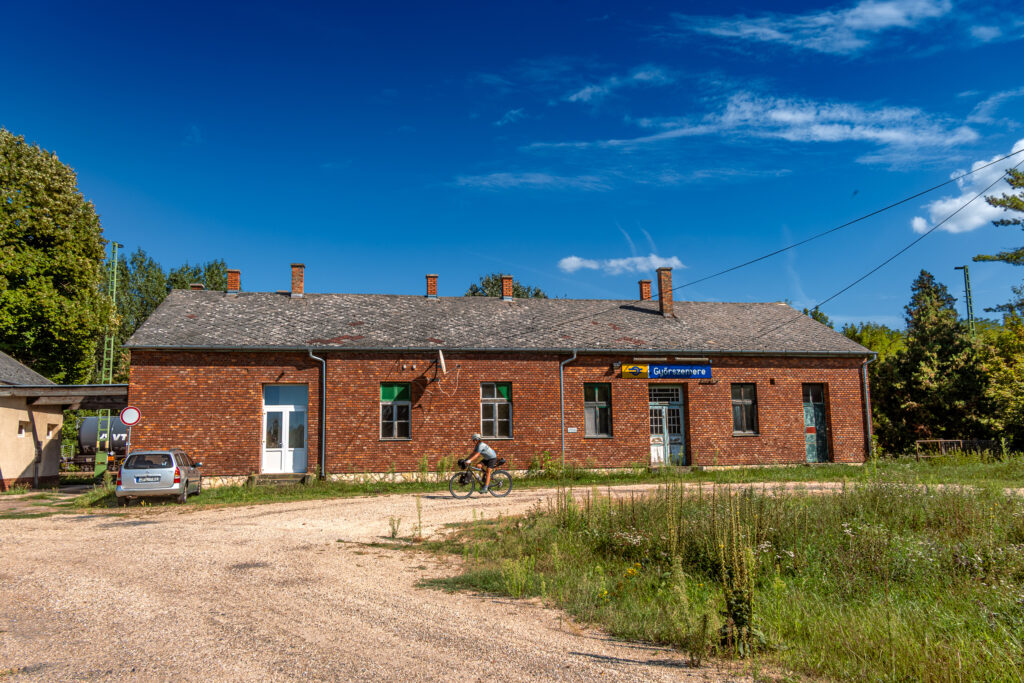 Bahnhof im Nirgendwo - Züge halten auch keine (mehr)