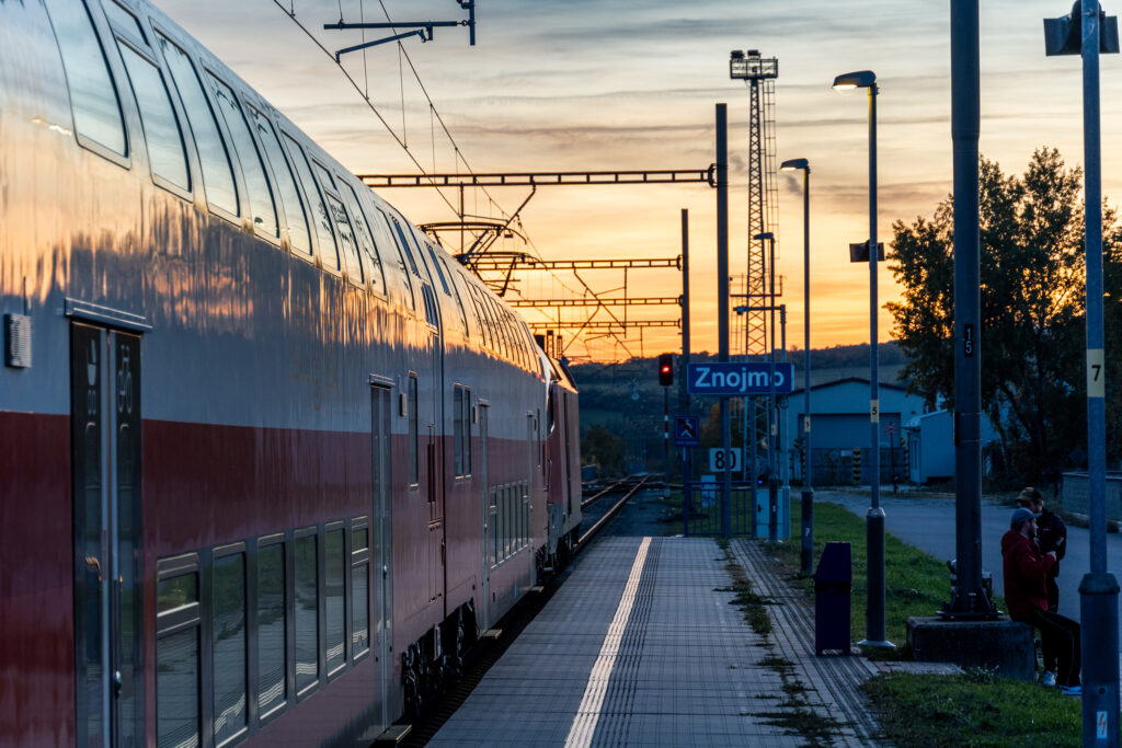 In den Sonnenuntergang mit 10.000 PS