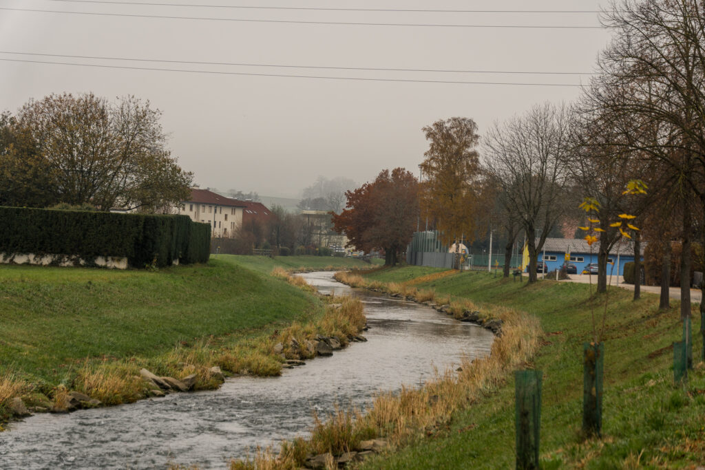 Auch die Krems verschwindet im Nebel