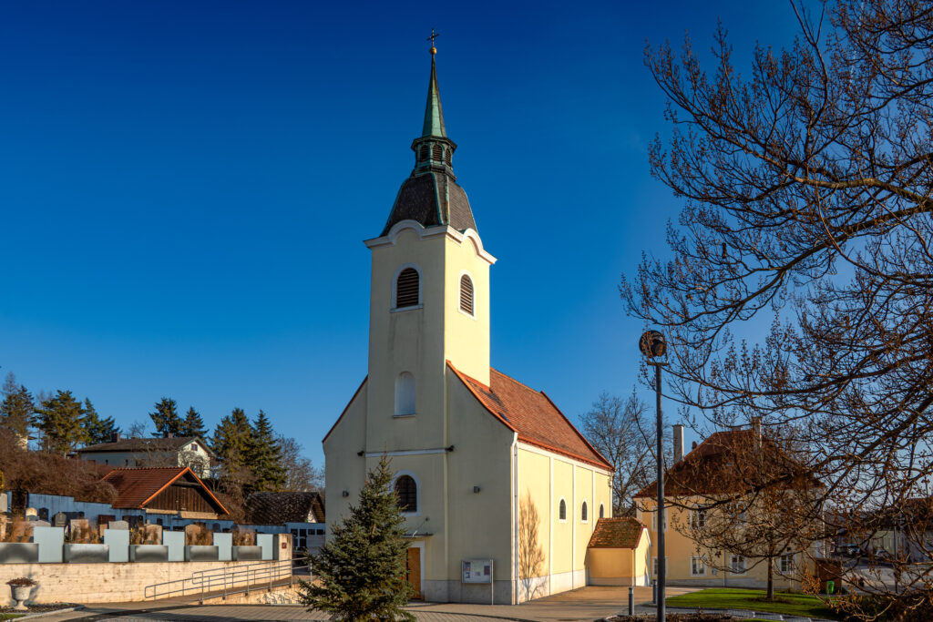 Der Weihnachtsbaum hat Schlagseite