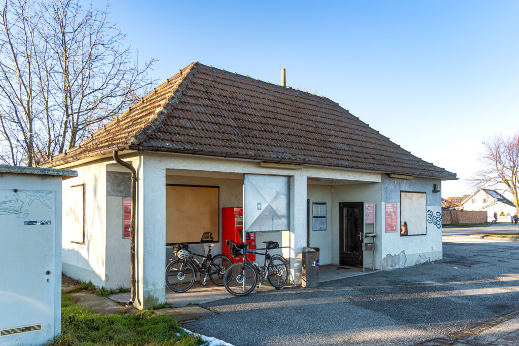Trauriger Bahnhof