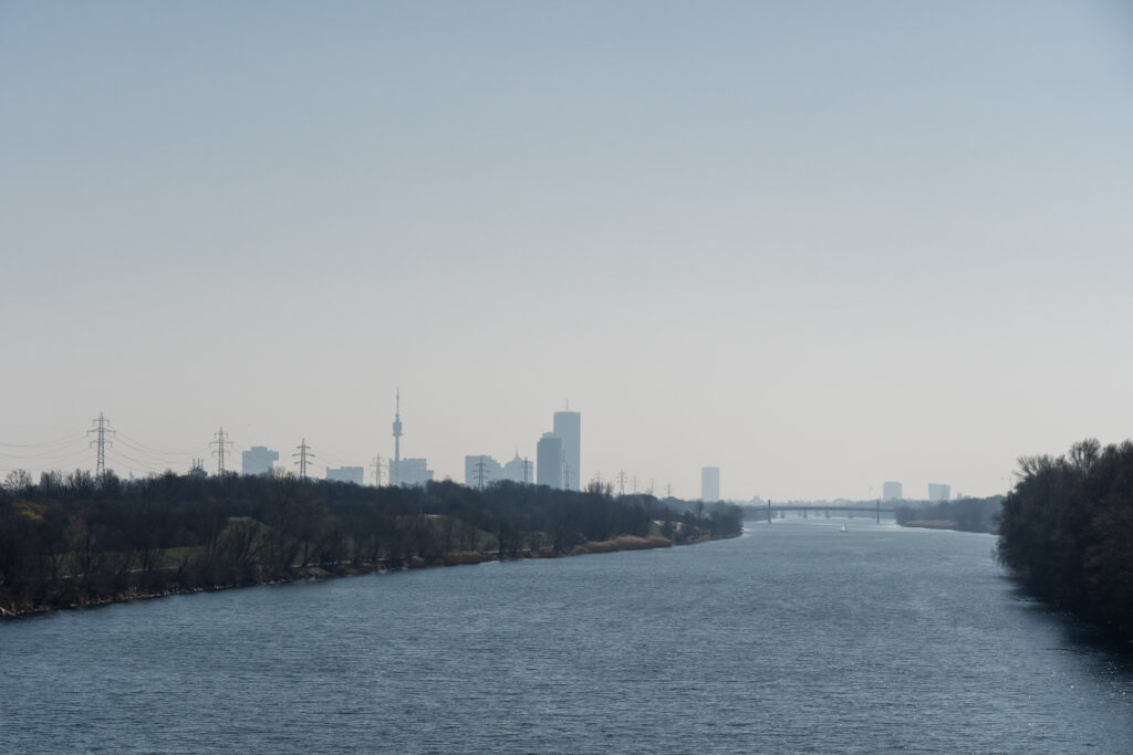 Die berühmte Skyline von Wien an der Donau