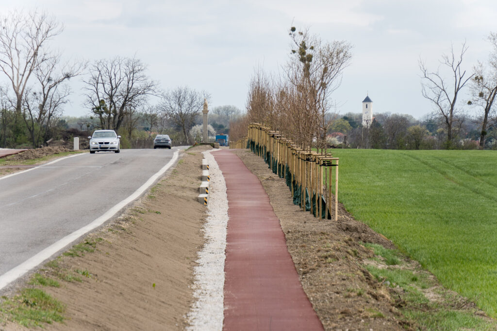 Radwegsoffensive I: 2 1-Richtungs Überlandradwege zwischen Jarovce und Rusovce