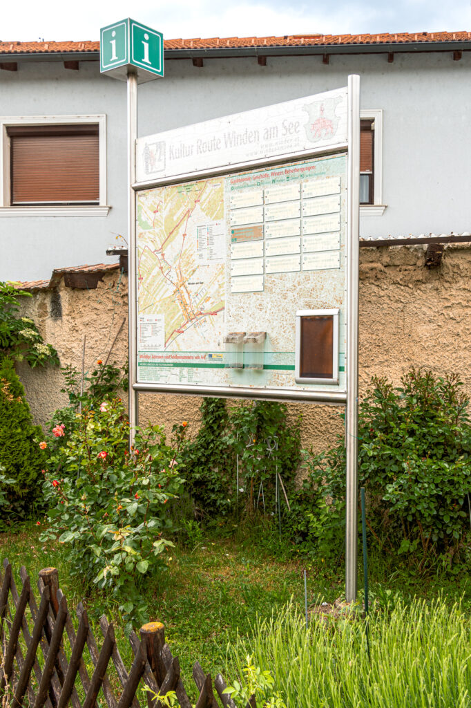 Das Fach für die Flyer ist etwas ungünstig montiert
