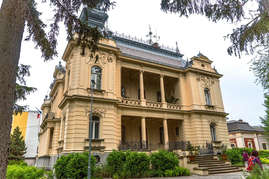 Rathaus Villa: feudal