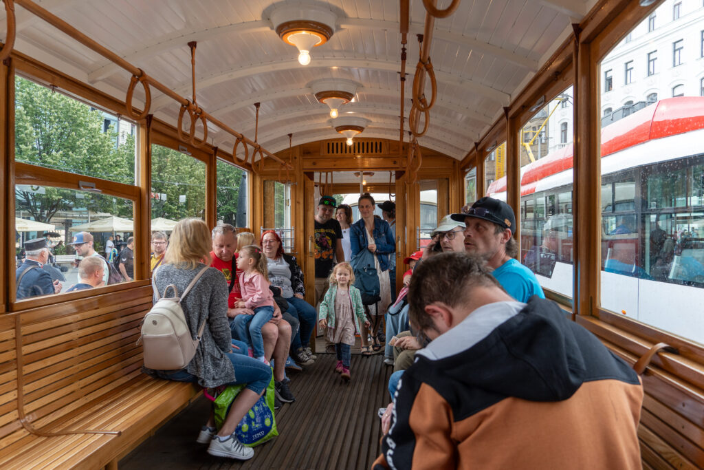 Den Regen in der Bim aussitzen
