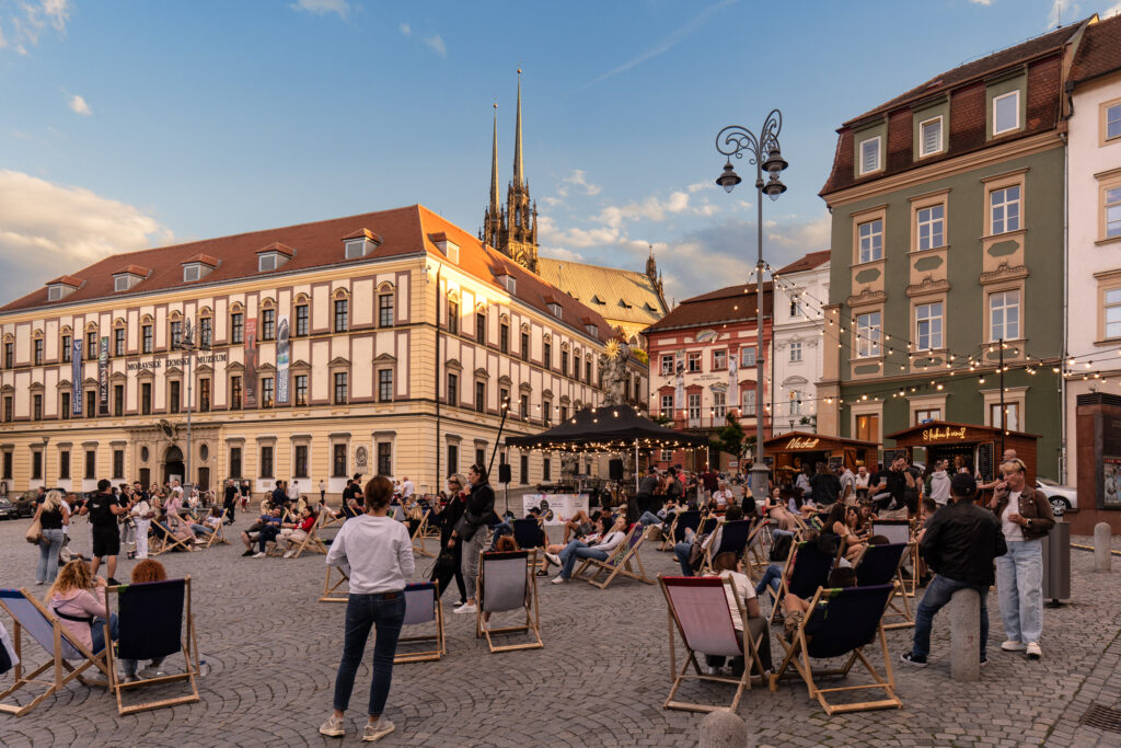 Heute Abend ist einiges los in der Stadt.